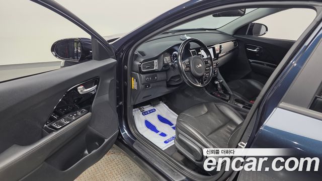 Kia Niro 2017 — photo 13