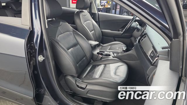 Kia Niro 2017 — photo 17