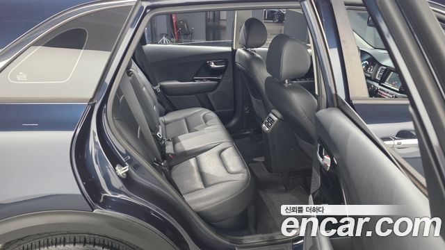Kia Niro 2017 — photo 18