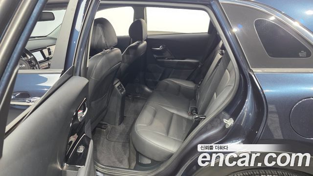 Kia Niro 2017 — photo 16