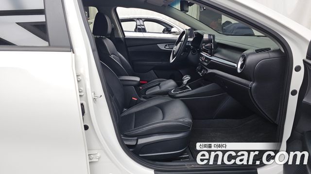Kia K3 2022 — photo 17