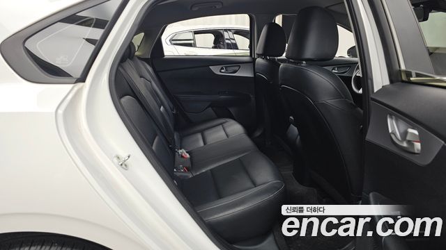 Kia K3 2022 — photo 18