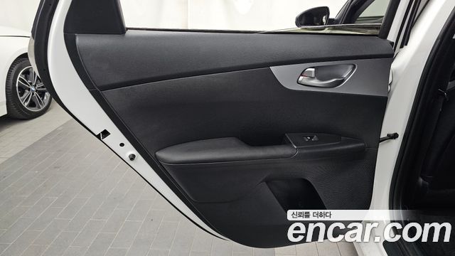 Kia K3 2022 — photo 15