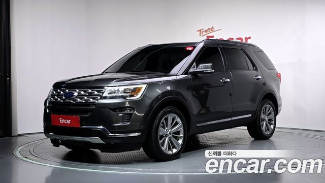 Ford Explorer 2018 — photo 1