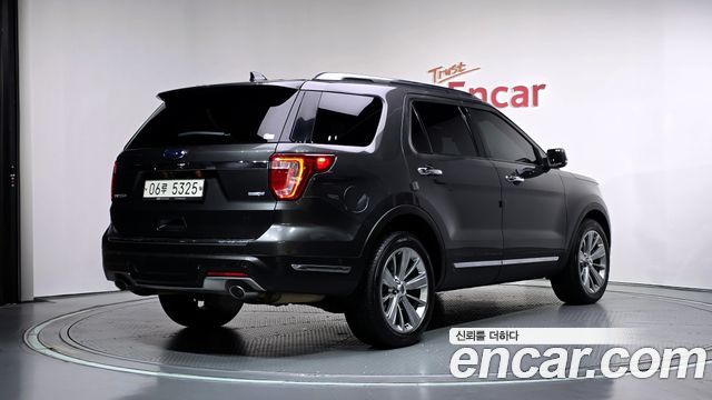 Ford Explorer 2018 — photo 2