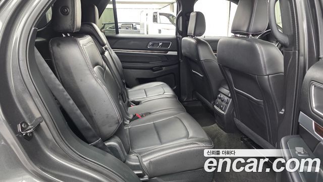 Ford Explorer 2018 — photo 17