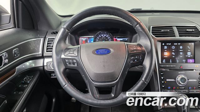 Ford Explorer 2018 — photo 18