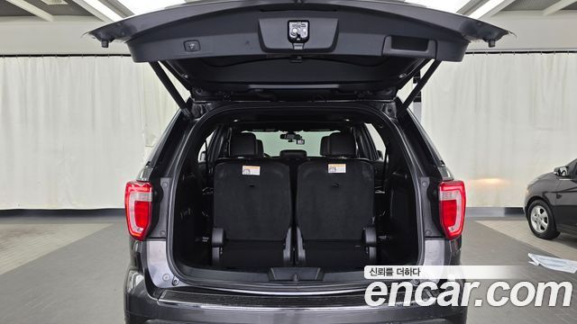 Ford Explorer 2018 — photo 26