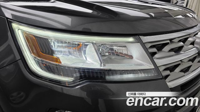 Ford Explorer 2018 — photo 8