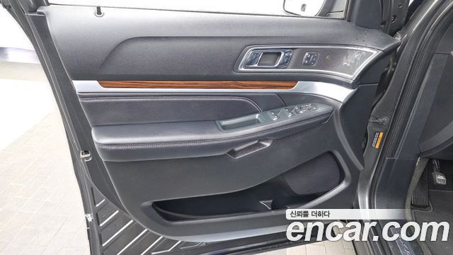 Ford Explorer 2018 — photo 14