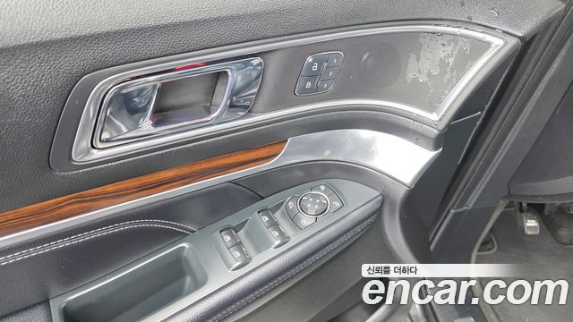 Ford Explorer 2018 — photo 30