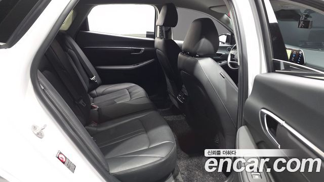 Hyundai Sonata 2023 — photo 18