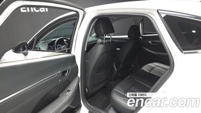 Hyundai Sonata 2023 — photo 16