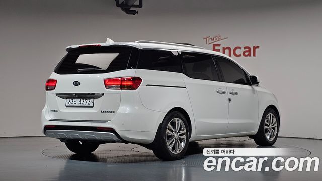 Kia Canival 2016 — photo 2