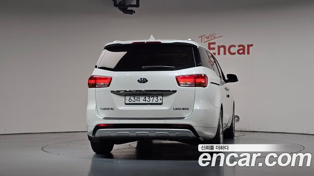 Kia Canival 2016 — photo 4