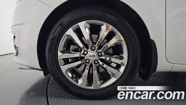 Kia Canival 2016 — photo 5