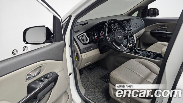 Kia Canival 2016 — photo 10