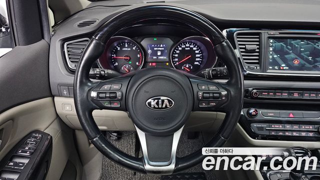 Kia Canival 2016 — photo 13