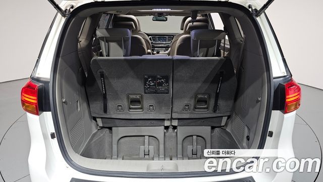 Kia Canival 2016 — photo 19