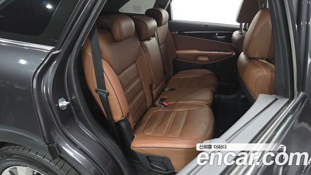 Kia Sorento 2018 — photo 12