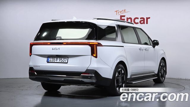 Kia Canival 2025 — photo 2