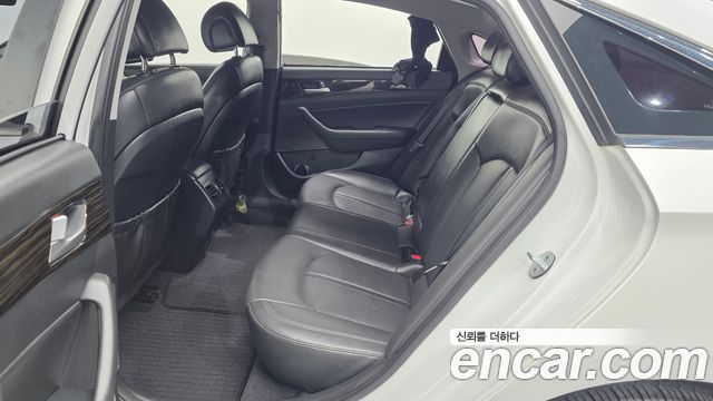 Hyundai Sonata 2016 — photo 17