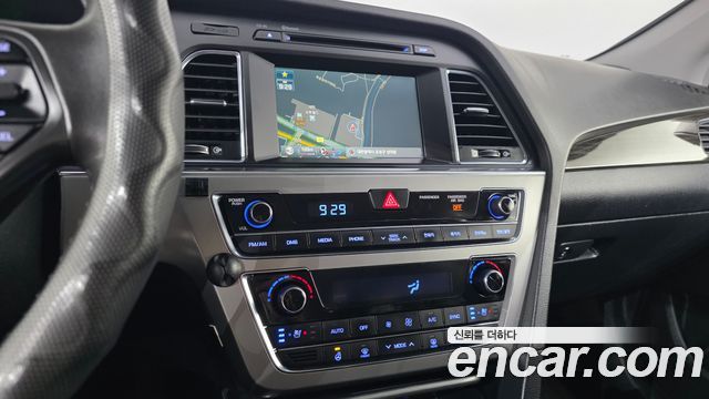 Hyundai Sonata 2016 — photo 19