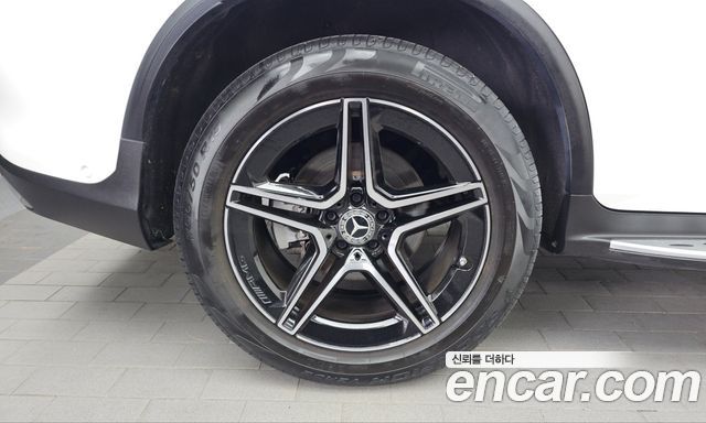 Mercedes-Benz GLC-Class 2022 — photo 5