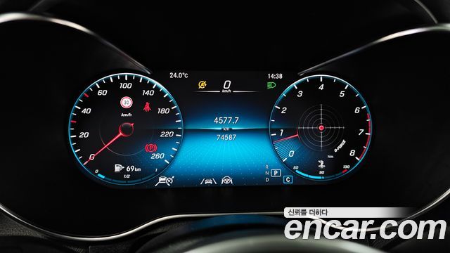 Mercedes-Benz GLC-Class 2022 — photo 11