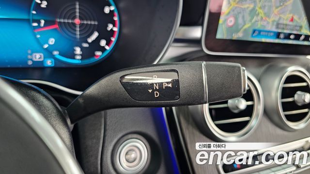 Mercedes-Benz GLC-Class 2022 — photo 12