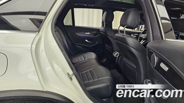 Mercedes-Benz GLC-Class 2022 — photo 18