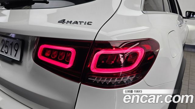Mercedes-Benz GLC-Class 2022 — photo 9