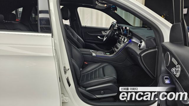 Mercedes-Benz GLC-Class 2022 — photo 16