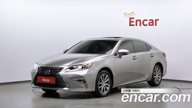 Lexus ES 2017 — photo 1