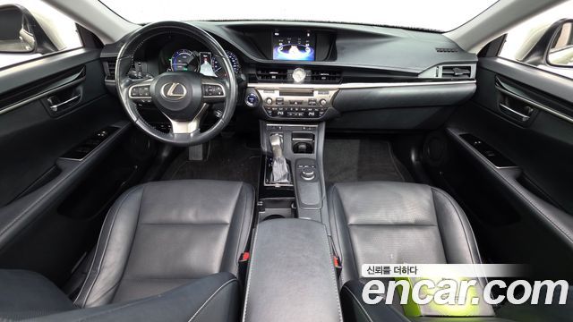 Lexus ES 2017 — photo 7