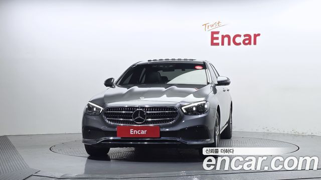 Mercedes-Benz E-Class 2022 — photo 3