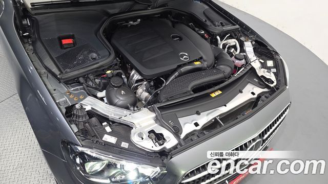 Mercedes-Benz E-Class 2022 — photo 6