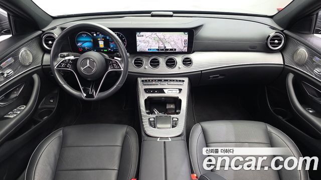 Mercedes-Benz E-Class 2022 — photo 7
