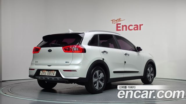 Kia Niro 2017 — photo 2