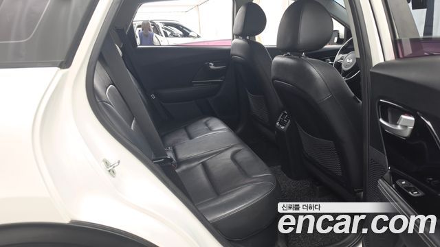 Kia Niro 2017 — photo 12