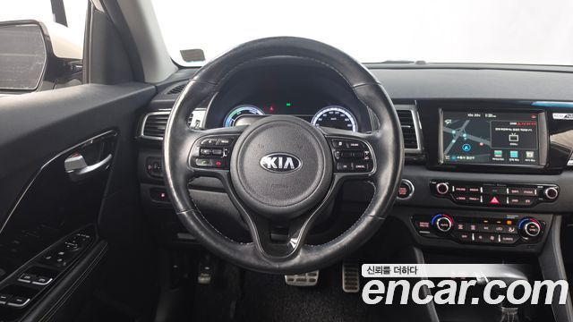 Kia Niro 2017 — photo 13