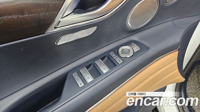 Genesis GV80 2020 — photo 30