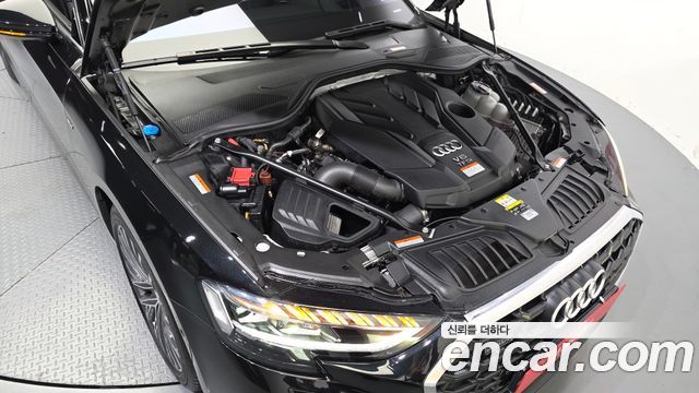 Audi A8 2022 — photo 6