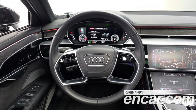 Audi A8 2022 — photo 19