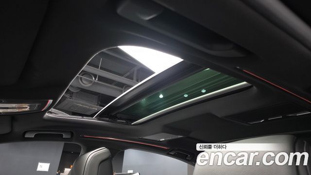 Audi A8 2022 — photo 24