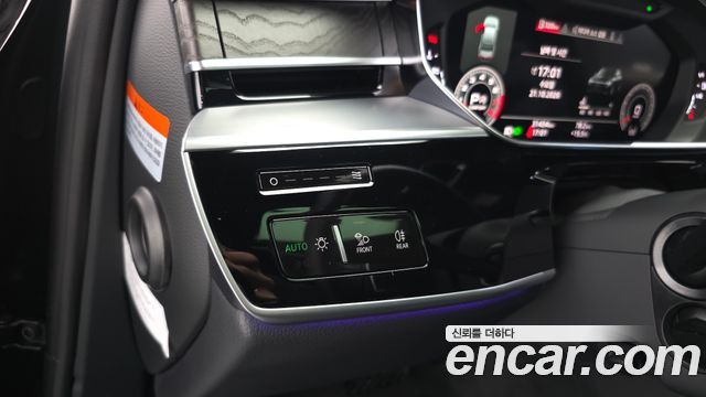 Audi A8 2022 — photo 38