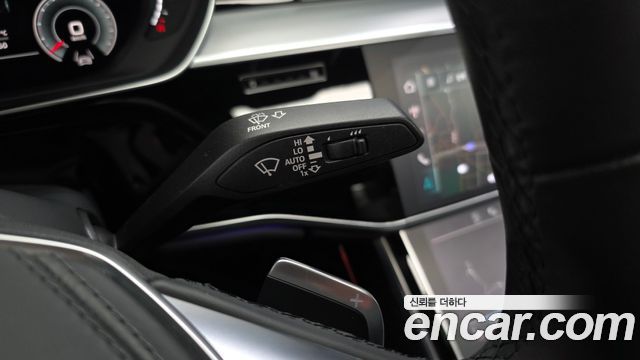 Audi A8 2022 — photo 39