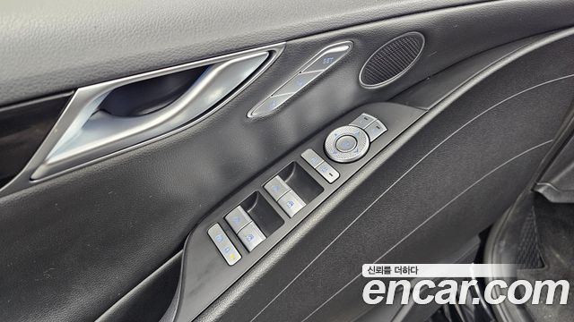 Genesis G80 2022 — photo 29