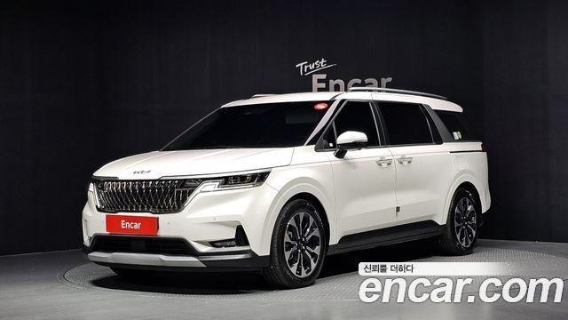 Kia Canival 2023 — photo 1