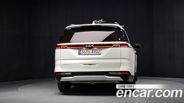 Kia Canival 2023 — photo 4